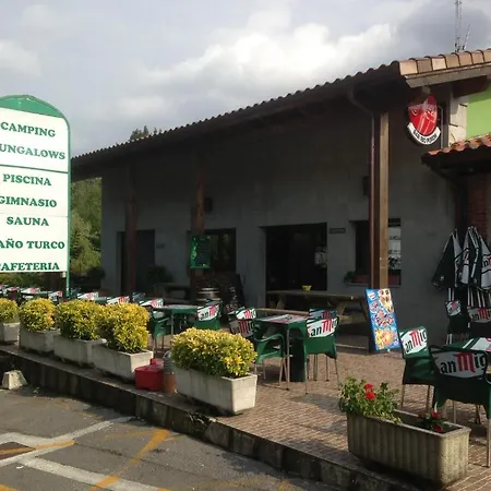 营地 里约普隆营地旅馆 利亚内斯